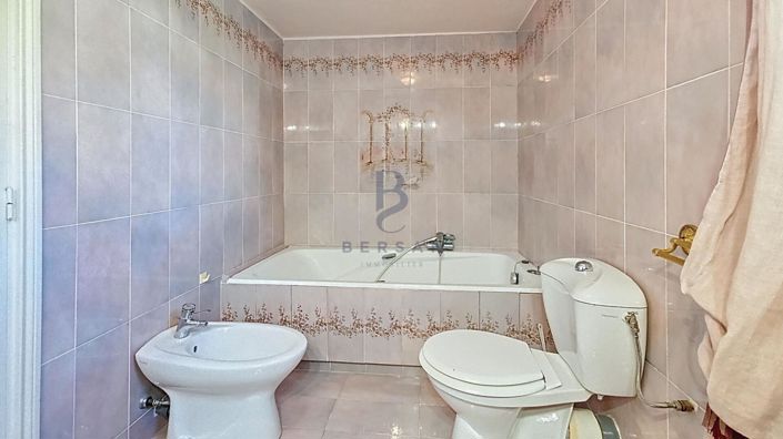 Image No.13-2 Bed House for sale