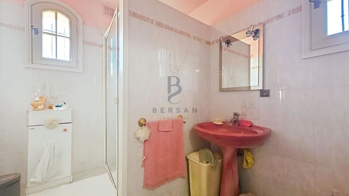 Image No.14-2 Bed House for sale