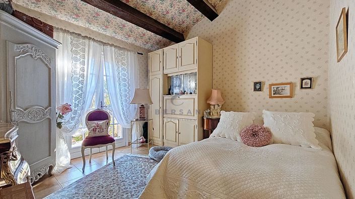 Image No.9-2 Bed House for sale