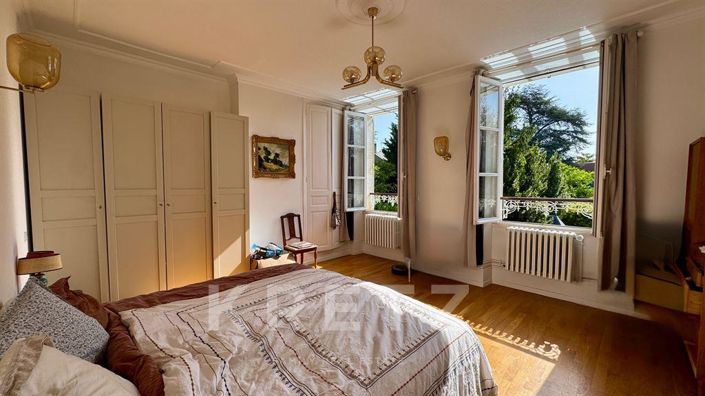 Image No.8-Maison de 7 chambres à vendre à Saint-Amand-Montrond