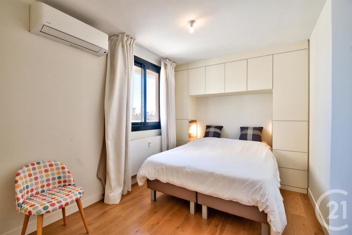 Image No.10-3 Bed Apartment for sale