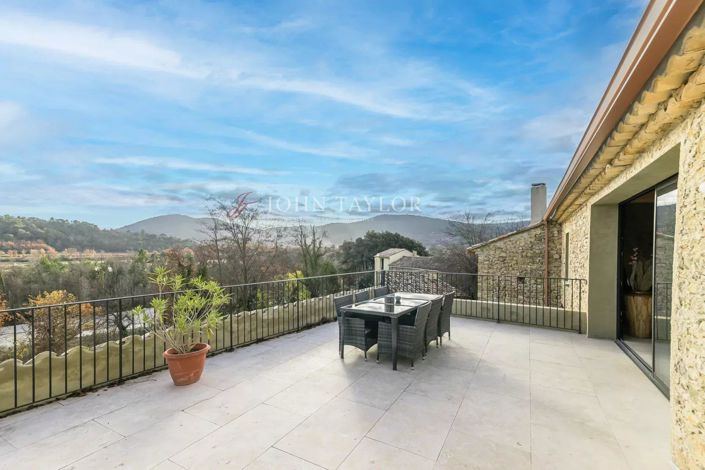 Image No.4-5 Bed House for sale