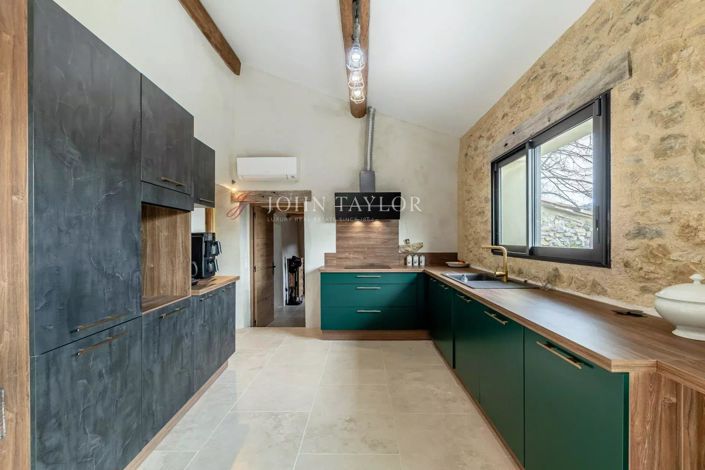 Image No.9-5 Bed House for sale