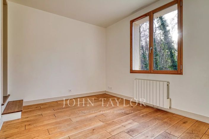 Image No.19-5 Bed House for sale