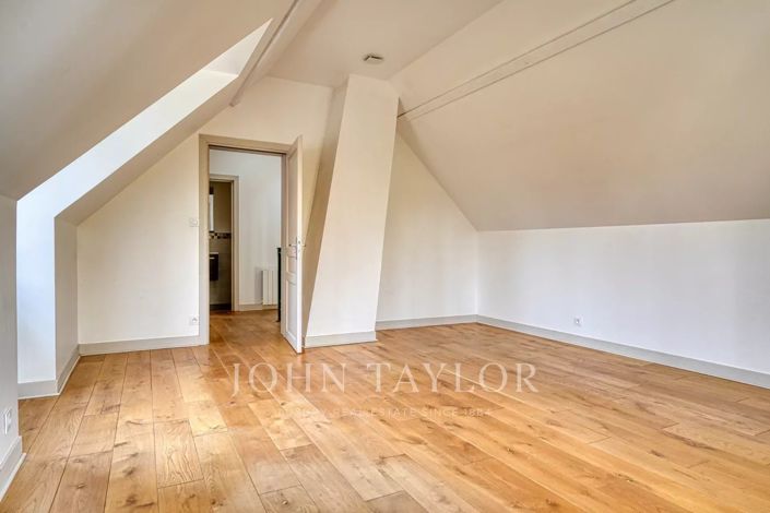 Image No.28-5 Bed House for sale