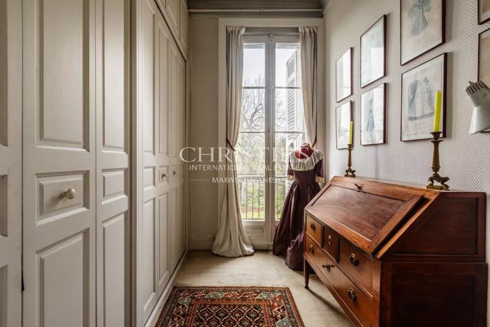 Image No.9-5 Bed House for sale