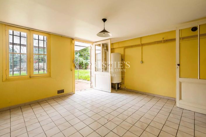 Image No.7-5 Bed House for sale