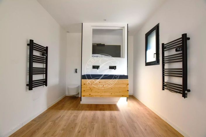 Image No.18-3 Bed House for sale