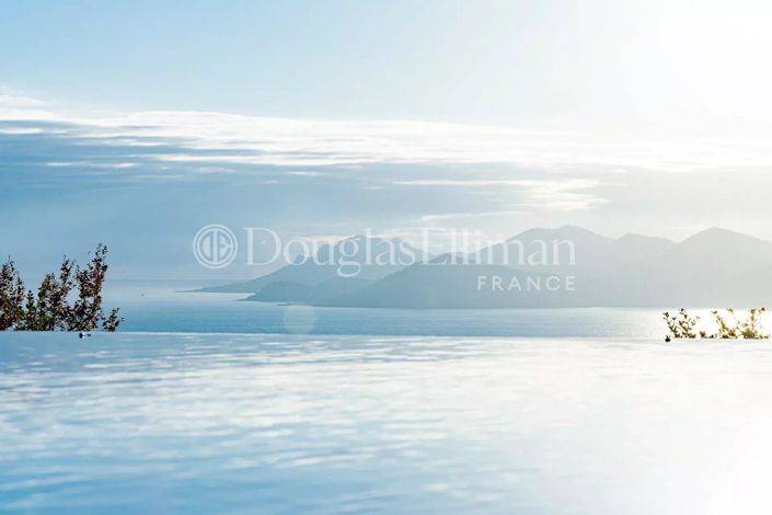 Image No.11-5 Bed House for sale