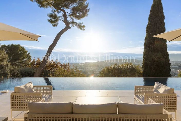 Image No.2-5 Bed House for sale