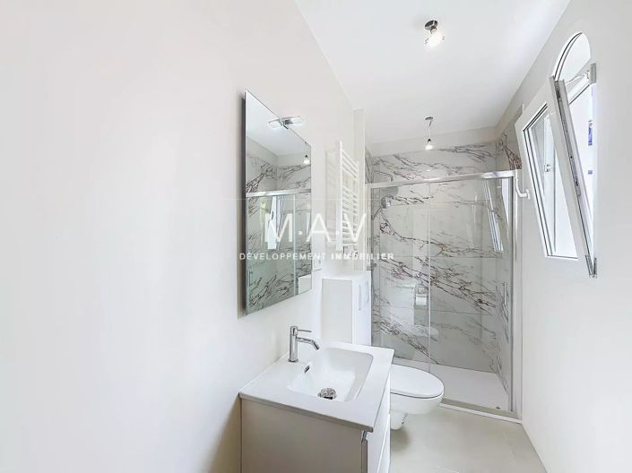 Image No.17-5 Bed House for sale