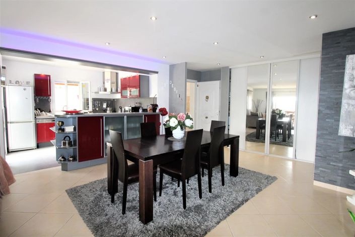 Image No.12-3 Bed House for sale