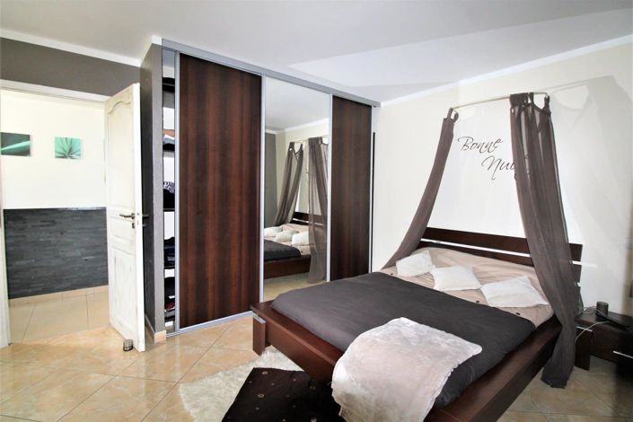 Image No.13-3 Bed House for sale