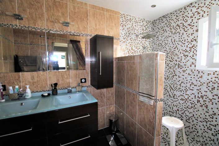 Image No.14-3 Bed House for sale