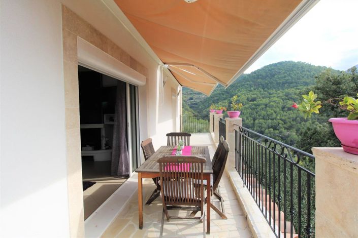 Image No.9-3 Bed House for sale