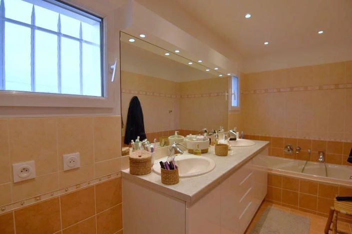 Image No.13-4 Bed House for sale