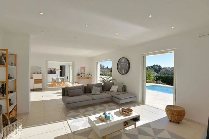 Image No.3-4 Bed House for sale