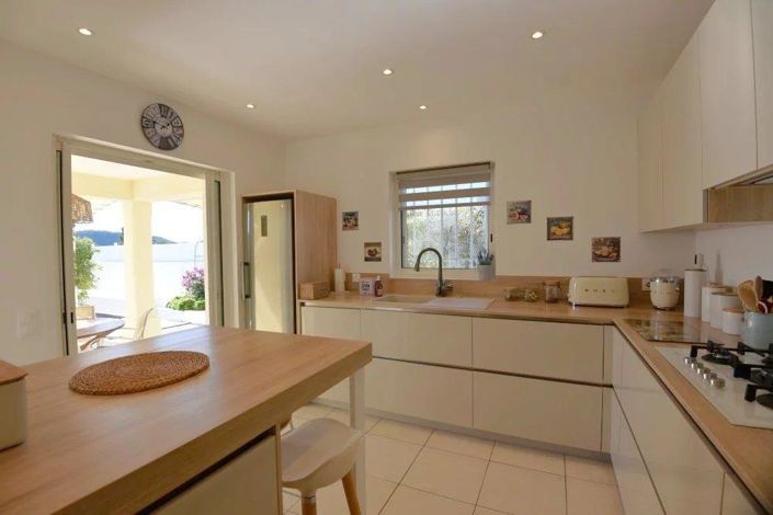 Image No.7-4 Bed House for sale