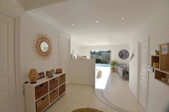 Image No.9-4 Bed House for sale