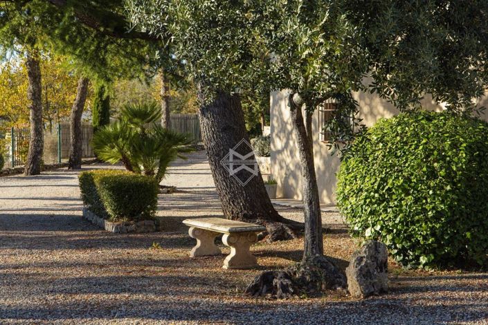 Image No.18-4 Bed House for sale