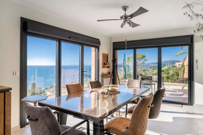 Image No.3-4 Bed House for sale