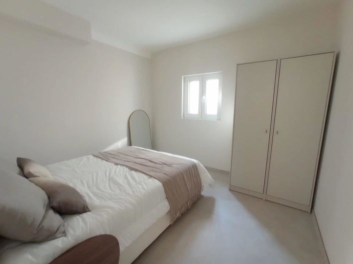 Image No.12-4 Bed House for sale