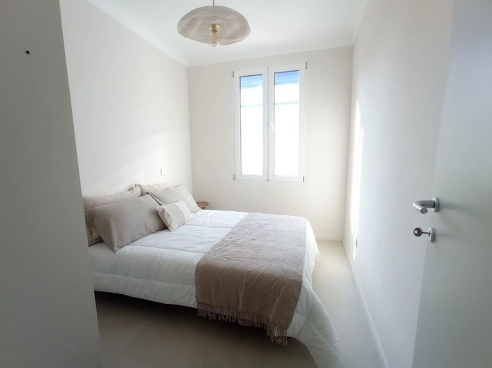 Image No.6-4 Bed House for sale