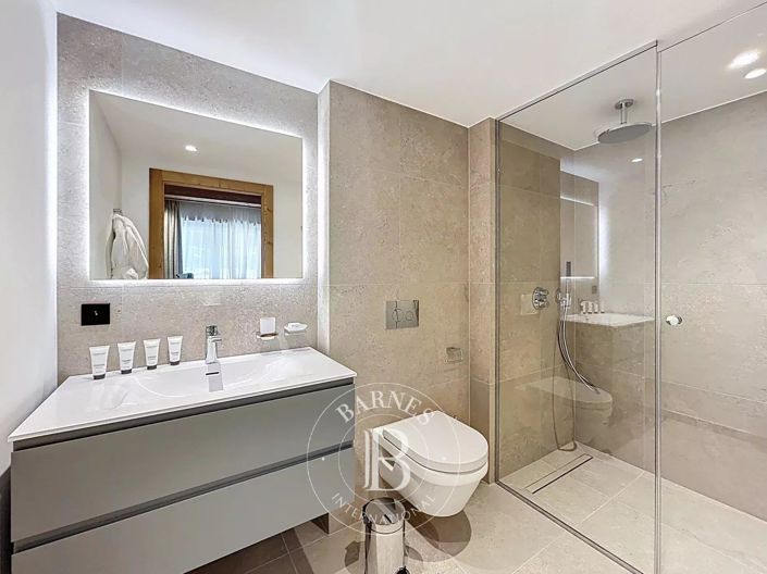 Image No.12-5 Bed Apartment for sale