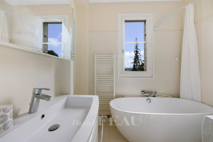 Image No.8-Appartement de 2 chambres à vendre à Versailles