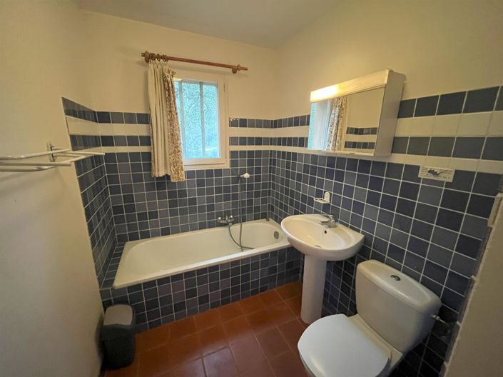 Image No.30-4 Bed House for sale