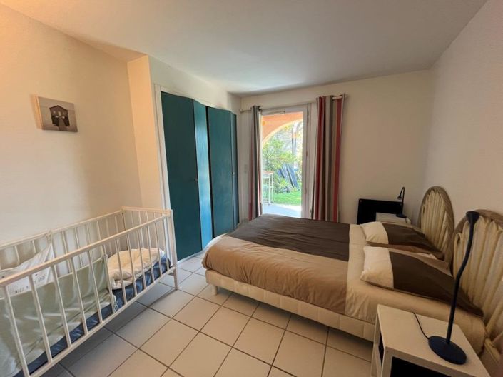 Image No.5-6 Bed House for sale