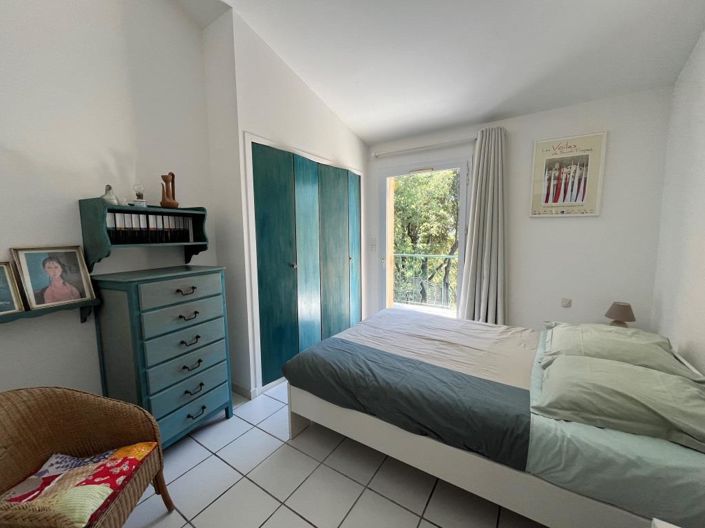 Image No.6-6 Bed House for sale