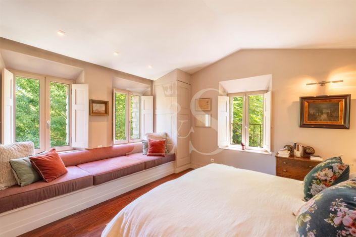 Image No.16-6 Bed House for sale