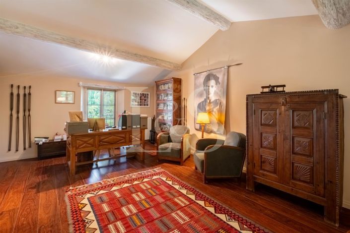 Image No.18-6 Bed House for sale