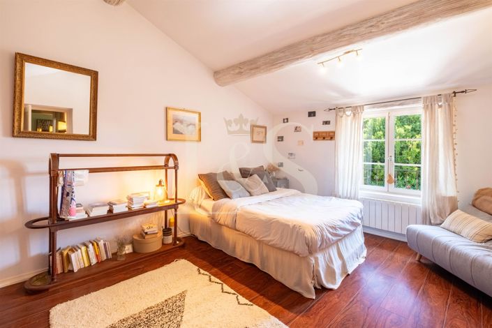 Image No.19-6 Bed House for sale