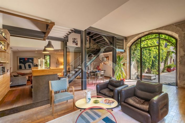 Image No.20-6 Bed House for sale