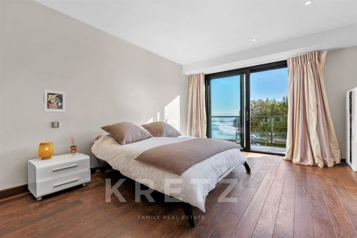 Image No.11-5 Bed House for sale