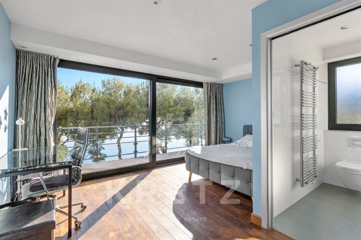 Image No.16-5 Bed House for sale