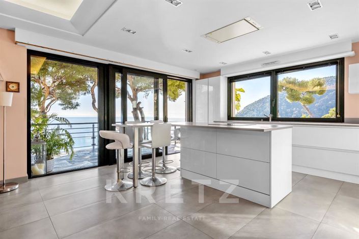 Image No.6-5 Bed House for sale