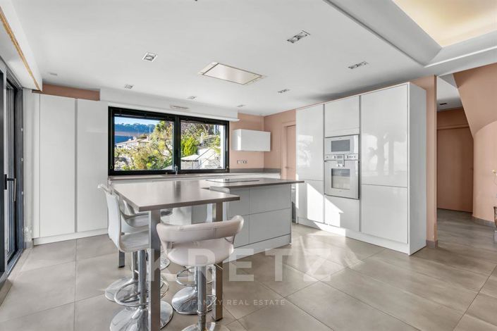 Image No.9-5 Bed House for sale