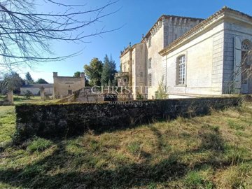1 - Gironde, House