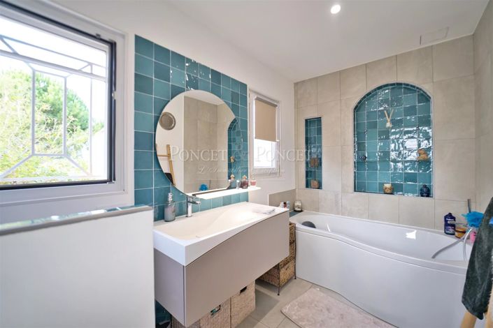 Image No.13-4 Bed House for sale