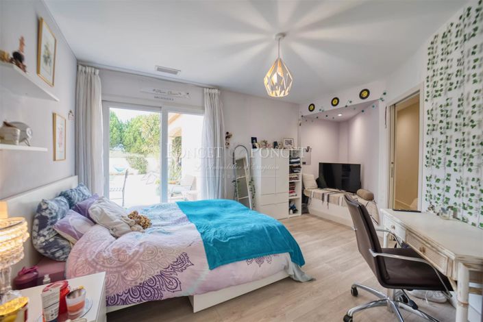 Image No.17-4 Bed House for sale