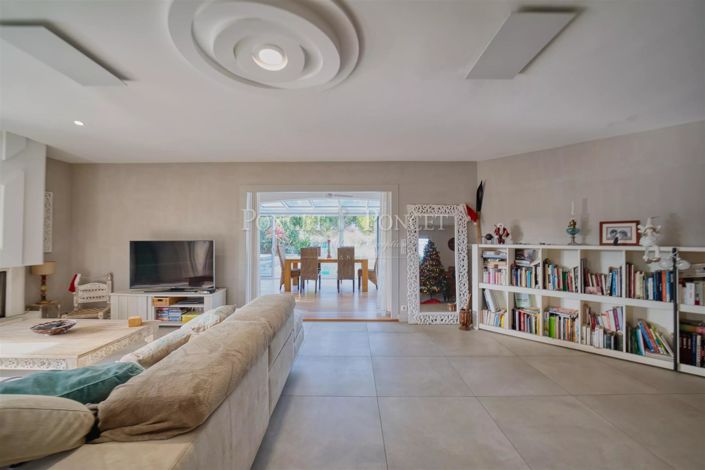 Image No.5-4 Bed House for sale