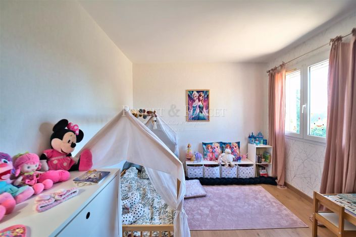 Image No.11-4 Bed House for sale