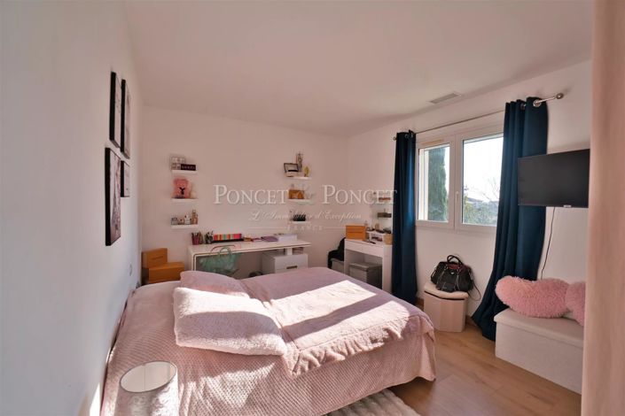 Image No.9-4 Bed House for sale