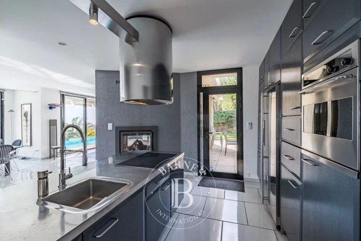 Image No.10-4 Bed House for sale