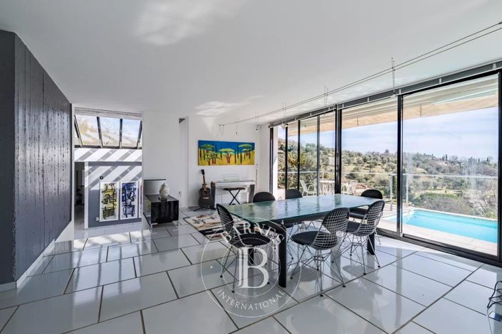 Image No.6-4 Bed House for sale