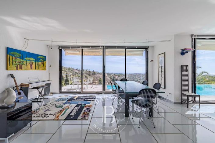 Image No.8-4 Bed House for sale