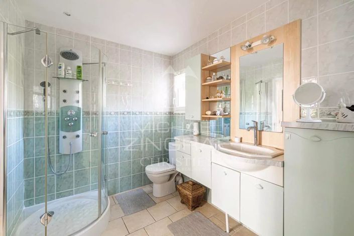 Image No.10-4 Bed House for sale